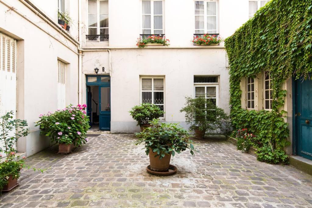 Small Triplex * Parigi